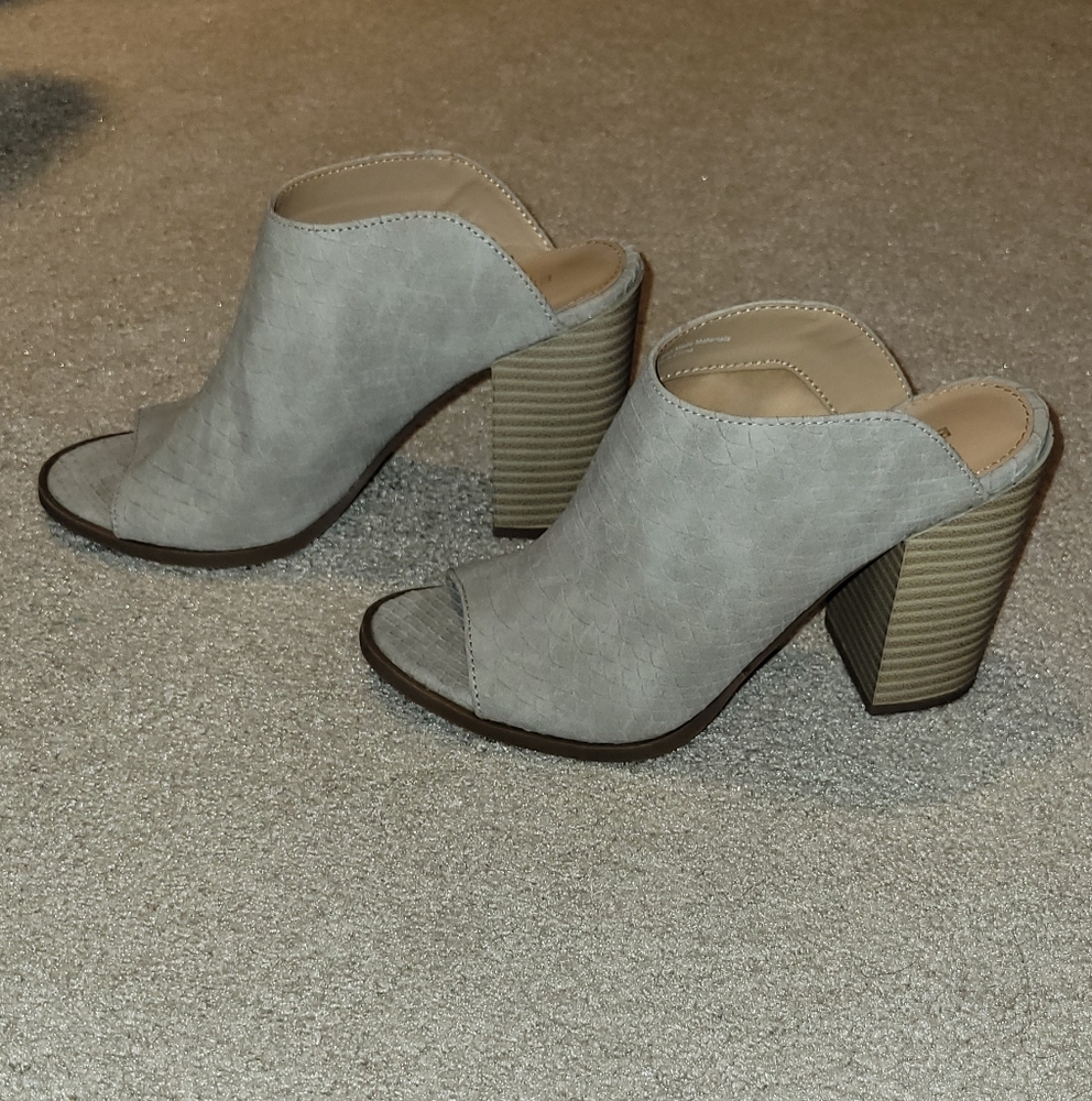 EEUC Size 6 booties